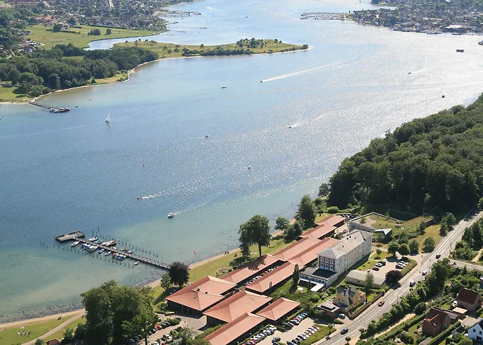 Hotel Christiansminde 4*